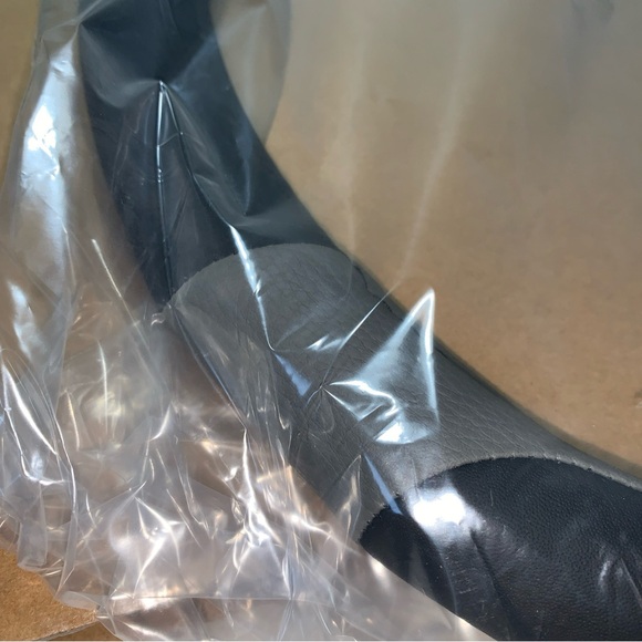 CAR PASS Line Rider Microfiber Leather Sporty Steering Wheel Cover Universal Fit - Picture 4 of 6